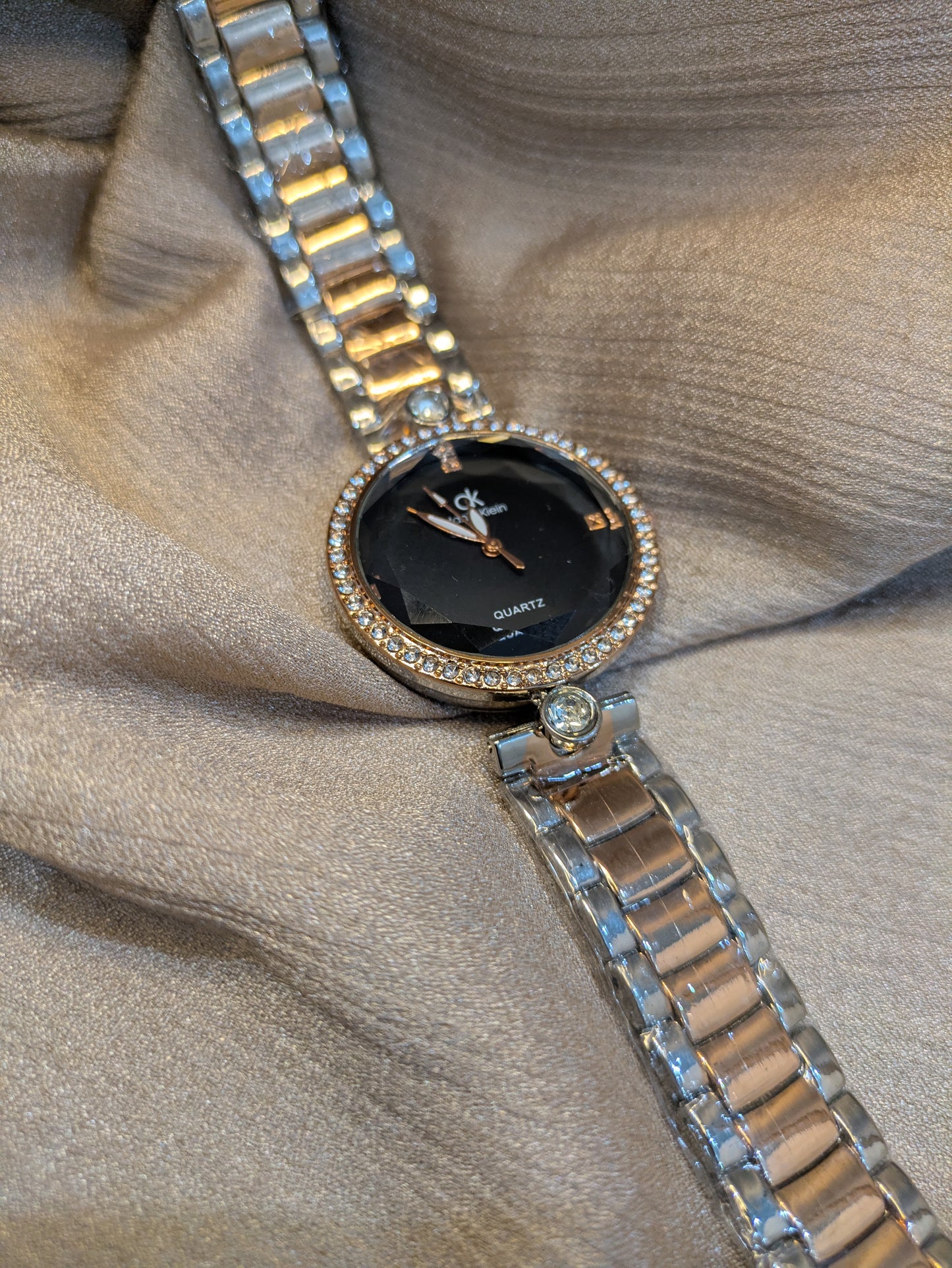 Daniel Klein Royal Edition With Diamond Bezel & Textured Black Dial