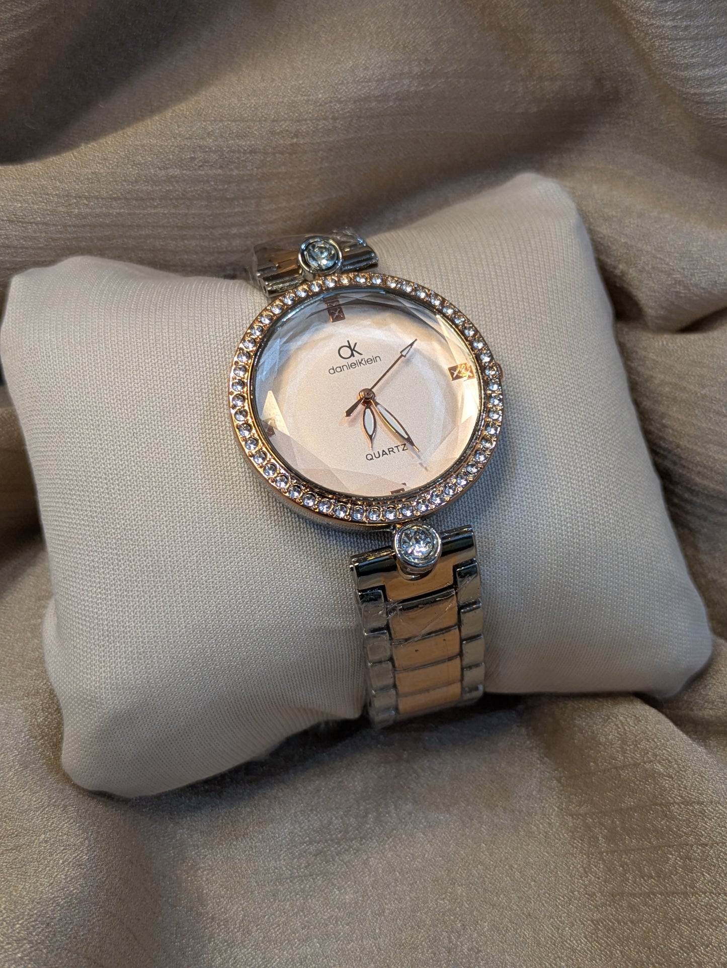 Daniel Klein Royal Edition With Diamond Bezel & Textured White Dial