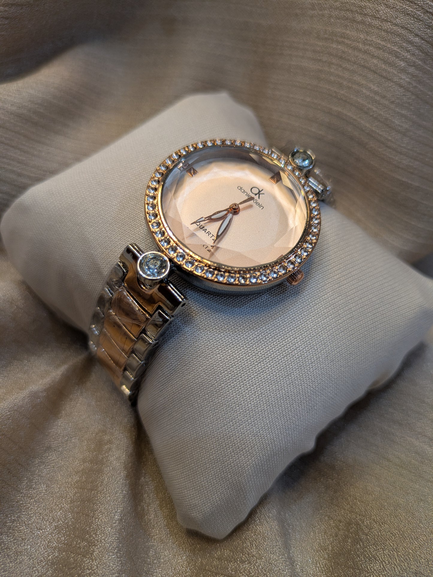 Daniel Klein Royal Edition With Diamond Bezel & Textured White Dial