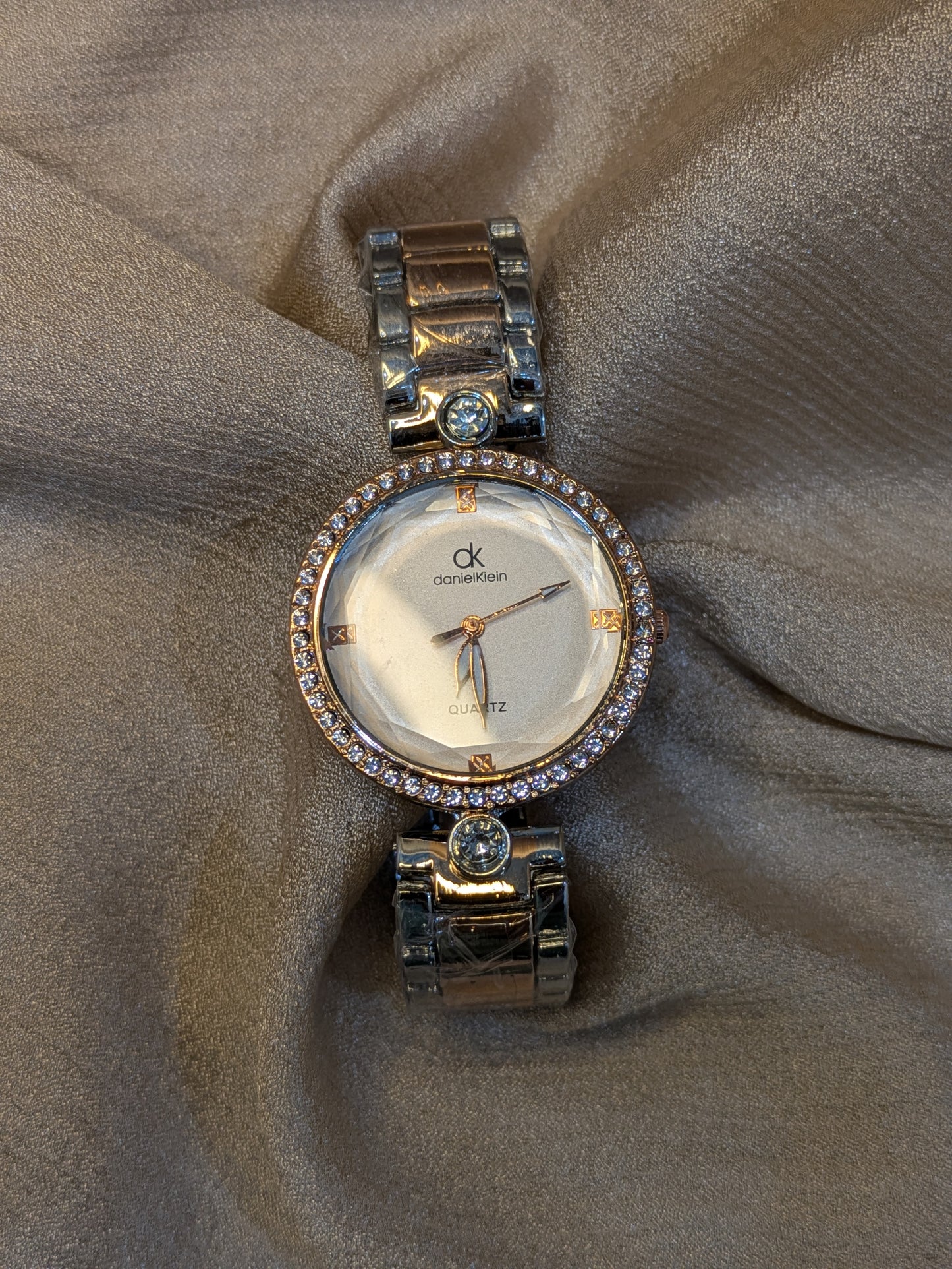 Daniel Klein Royal Edition With Diamond Bezel & Textured White Dial